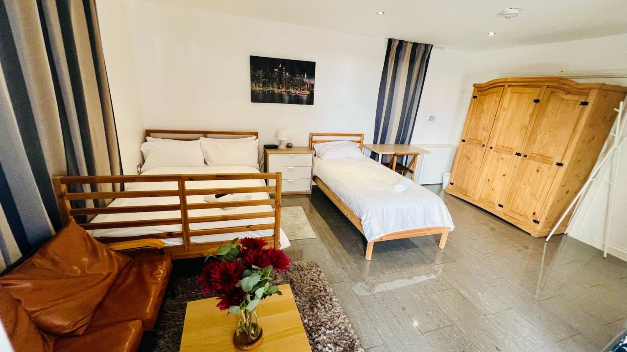 City View Sunset Luxurious Apartment In London Zone-1 Including One Family Twin Room With Its Own Stunning Private Terrace Londres Exterior foto