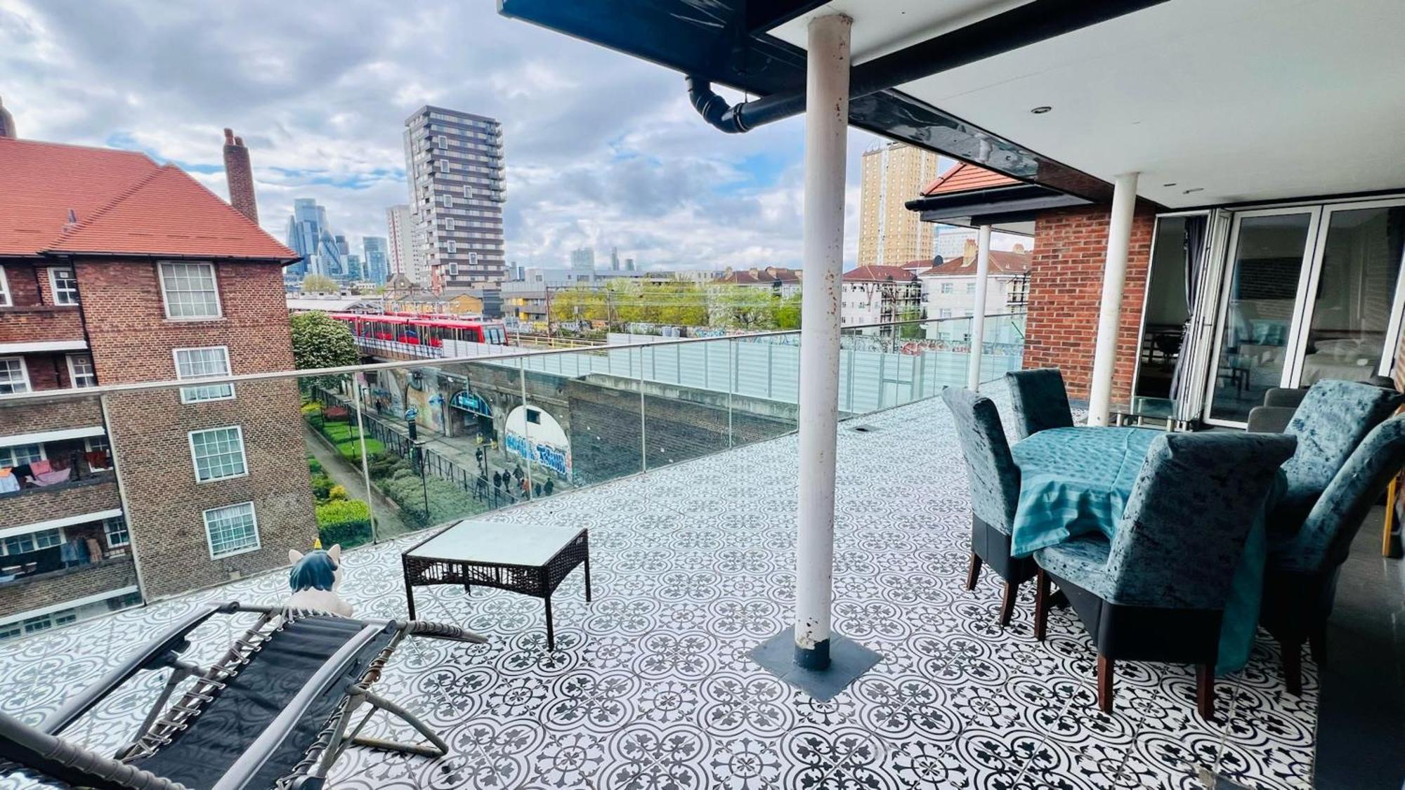 City View Sunset Luxurious Apartment In London Zone-1 Including One Family Twin Room With Its Own Stunning Private Terrace Londres Exterior foto