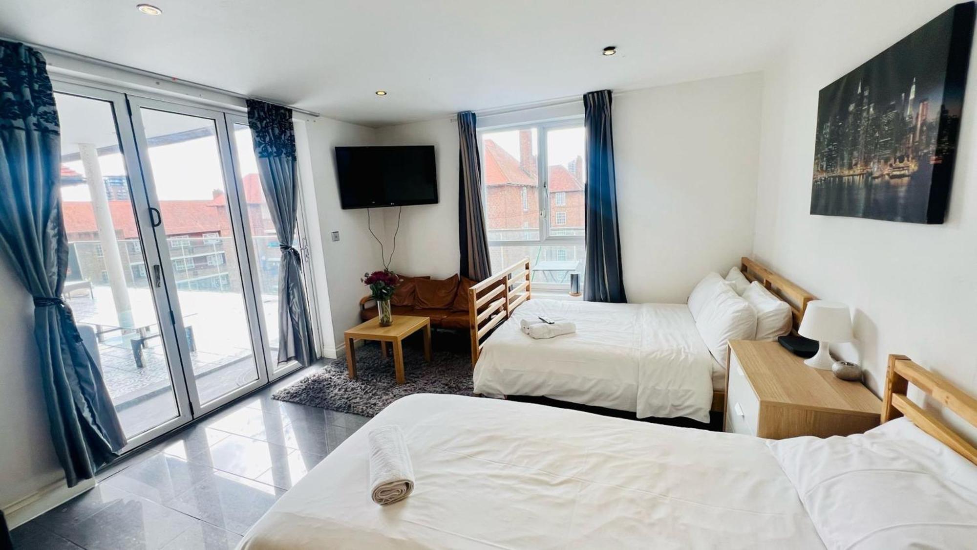 City View Sunset Luxurious Apartment In London Zone-1 Including One Family Twin Room With Its Own Stunning Private Terrace Londres Exterior foto