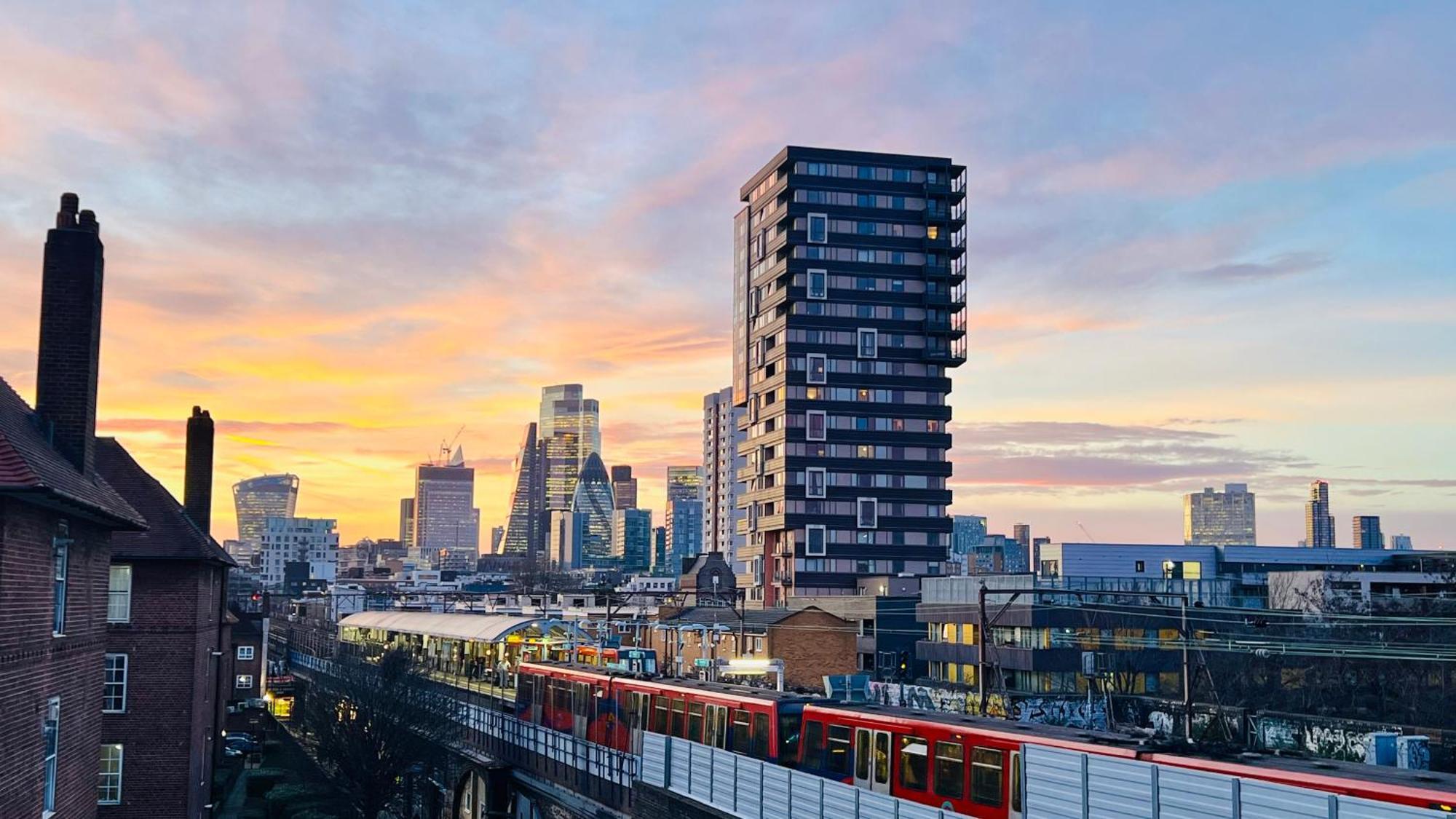 City View Sunset Luxurious Apartment In London Zone-1 Including One Family Twin Room With Its Own Stunning Private Terrace Londres Exterior foto