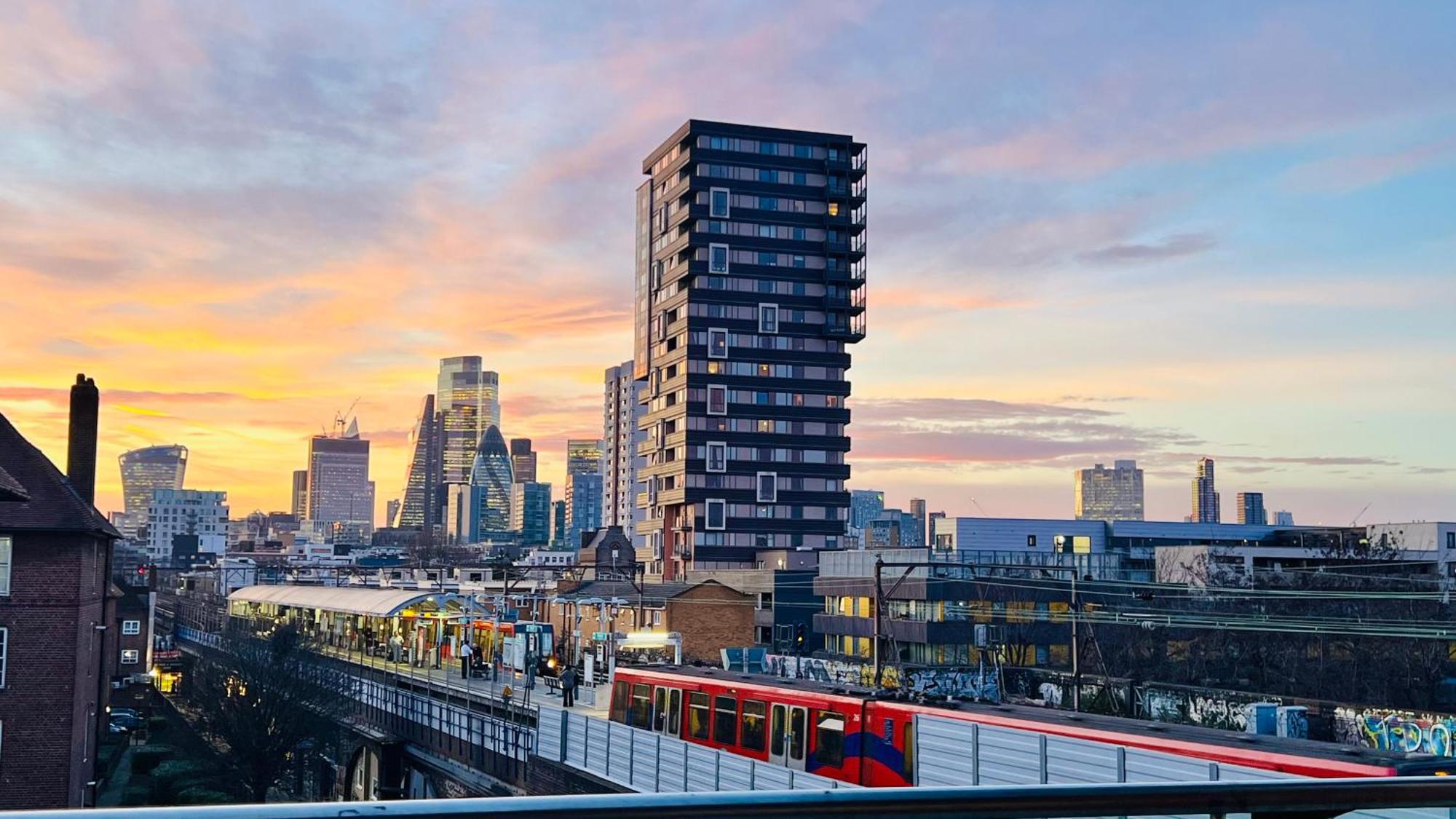 City View Sunset Luxurious Apartment In London Zone-1 Including One Family Twin Room With Its Own Stunning Private Terrace Londres Exterior foto